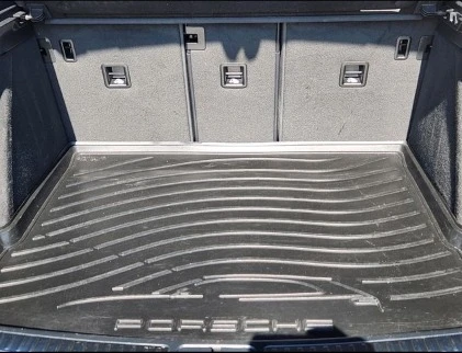 2019 Porsche Macan - Image 11 of 12
