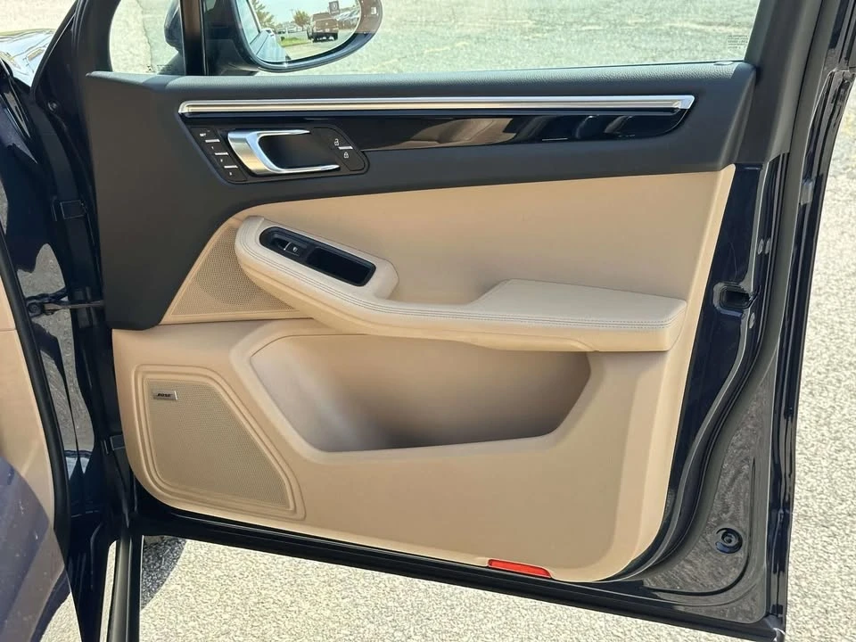 2019 Porsche Macan - Image 8 of 12