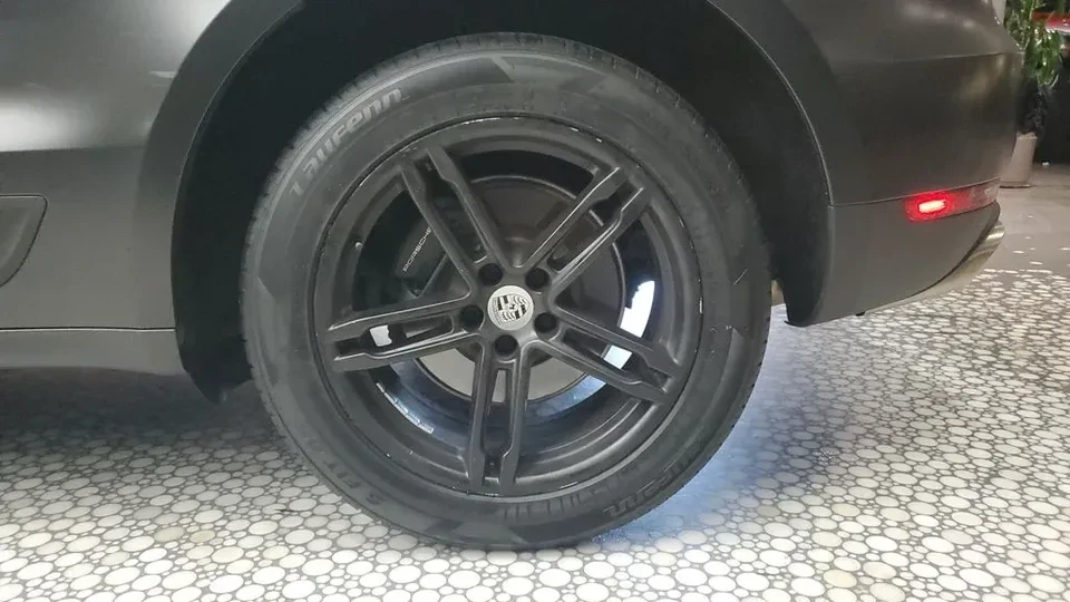 2019 Porsche Macan - Image 15 of 19