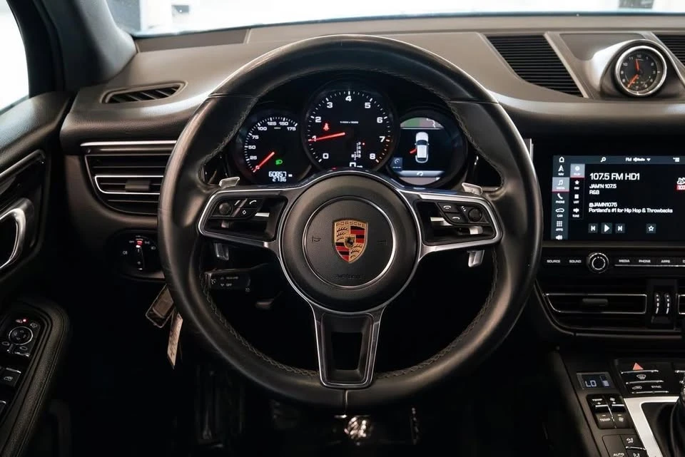 2019 Porsche Macan - Image 12 of 20