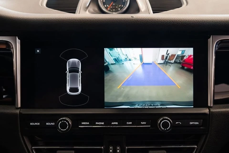 2019 Porsche Macan - Image 13 of 20