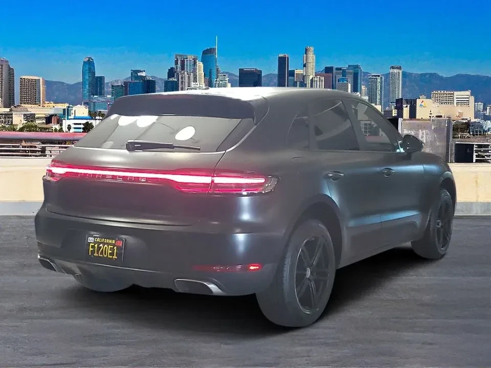 2019 Porsche Macan - Image 17 of 19