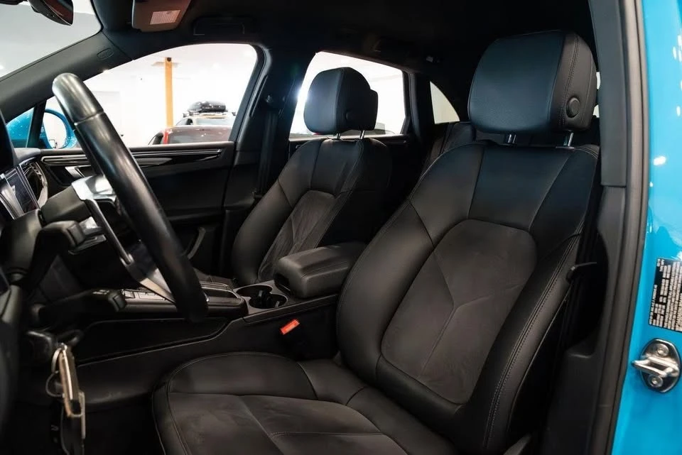 2019 Porsche Macan - Image 18 of 20