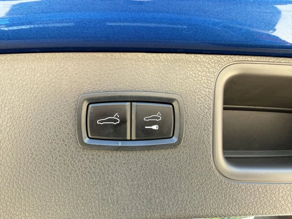 2019 Porsche Macan - Image 18 of 19