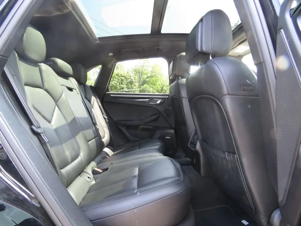 2019 Porsche Macan - Image 16 of 20