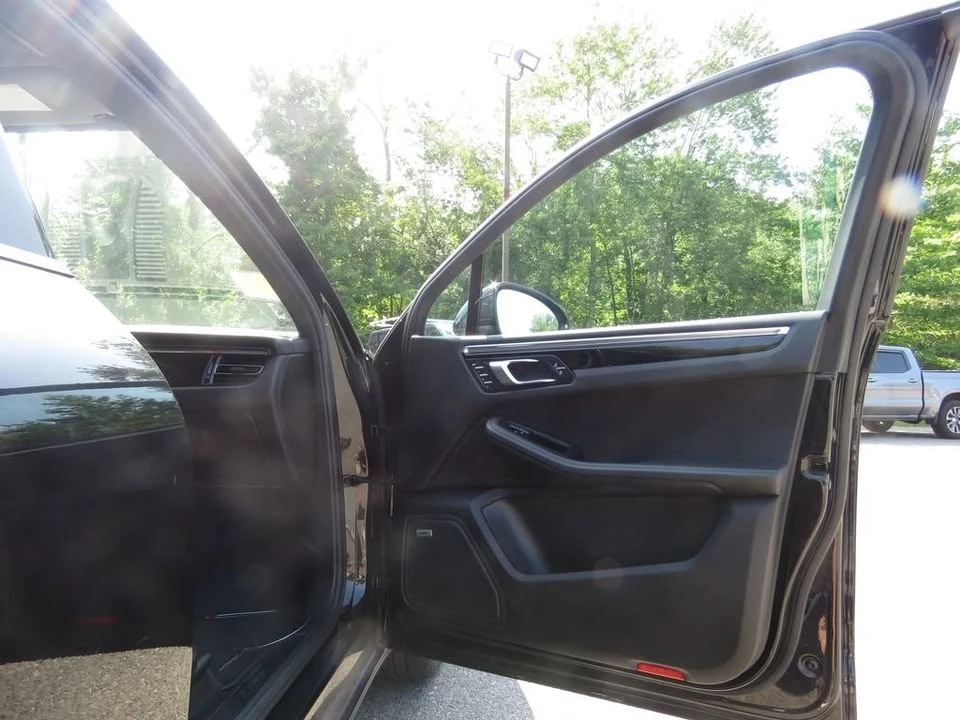 2019 Porsche Macan - Image 12 of 20