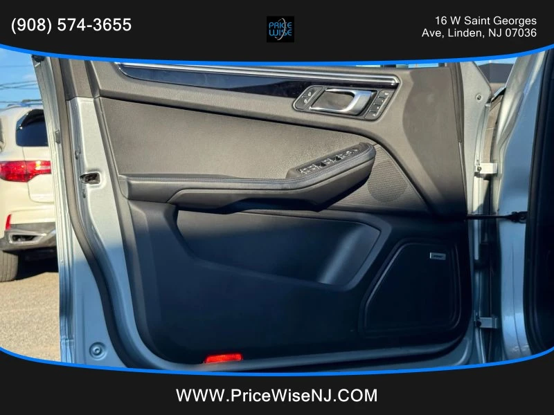 2019 Porsche Macan - Image 7 of 12