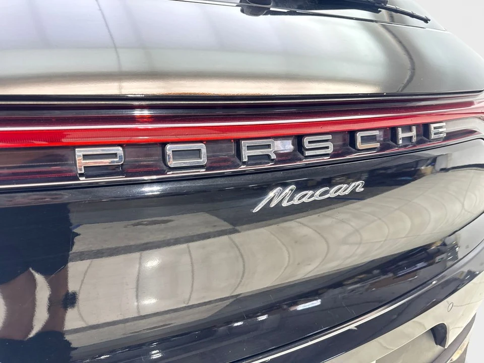 2019 Porsche Macan - Image 21 of 31