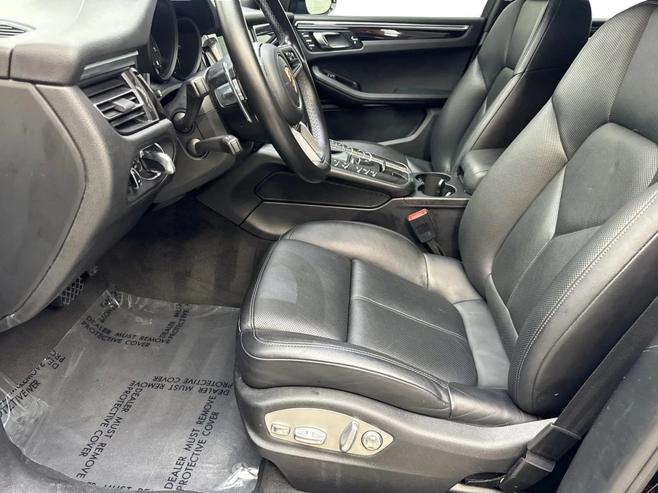 2019 Porsche Macan - Image 25 of 31