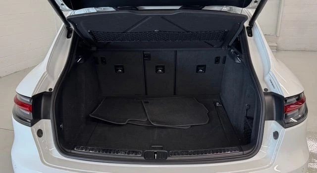 2019 Porsche Macan - Image 10 of 30