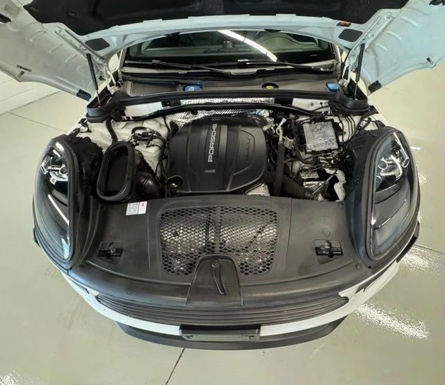 2019 Porsche Macan - Image 29 of 30