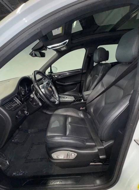 2019 Porsche Macan - Image 14 of 30