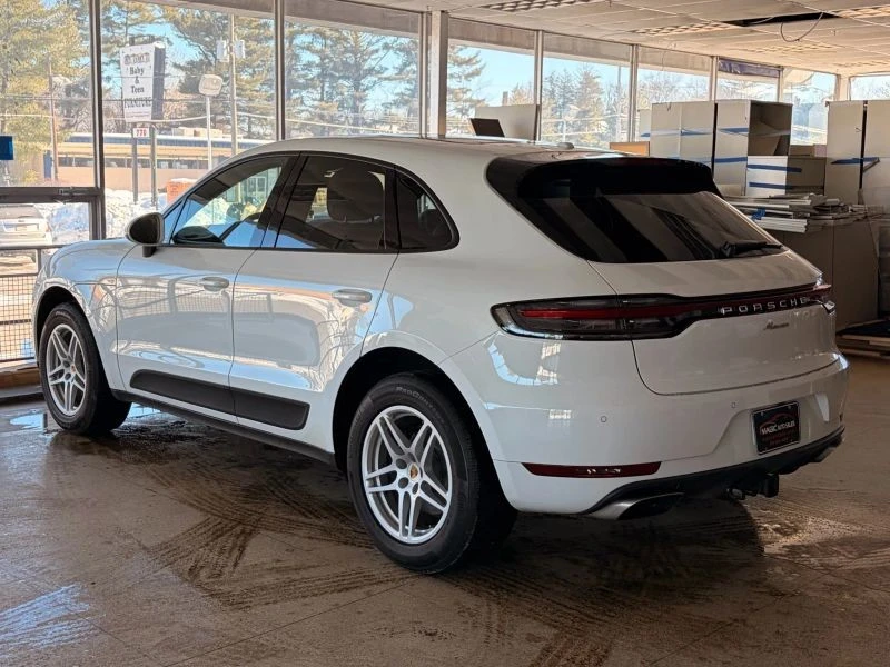 2019 Porsche Macan - Image 9 of 12