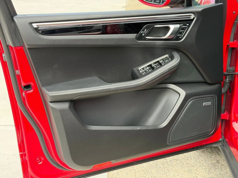 2019 Porsche Macan - Image 14 of 21