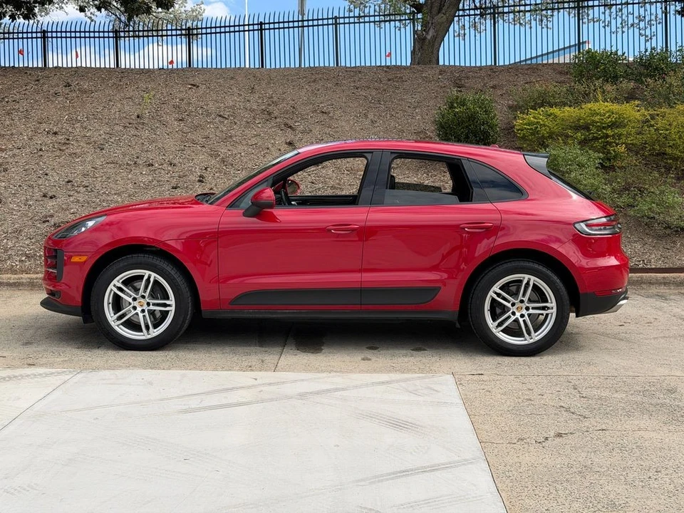 2019 Porsche Macan - Image 9 of 21