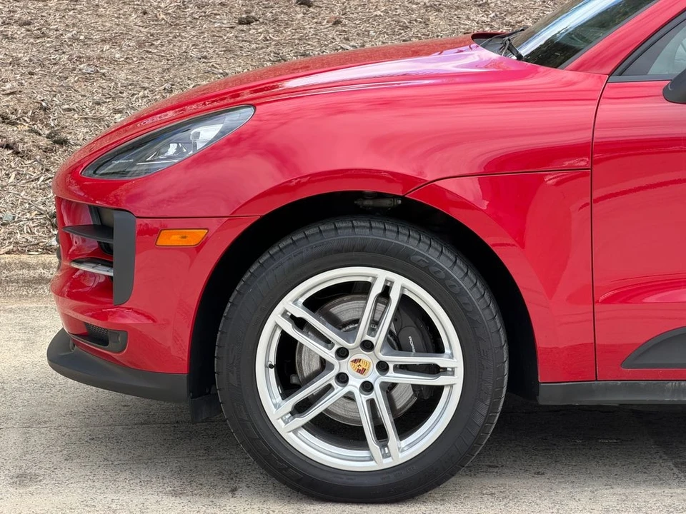 2019 Porsche Macan - Image 12 of 21