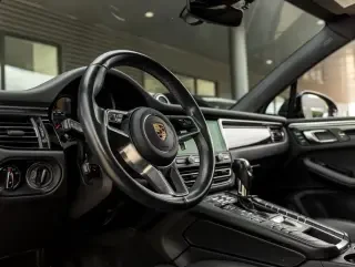 2019 Porsche Macan - Image 4 of 4