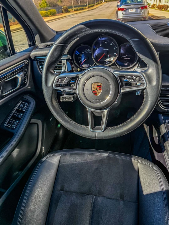 2019 Porsche Macan - Image 8 of 16