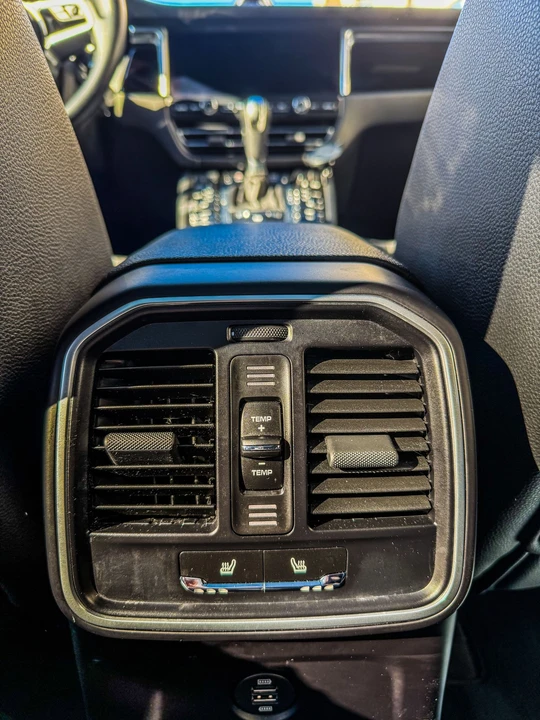 2019 Porsche Macan - Image 9 of 16