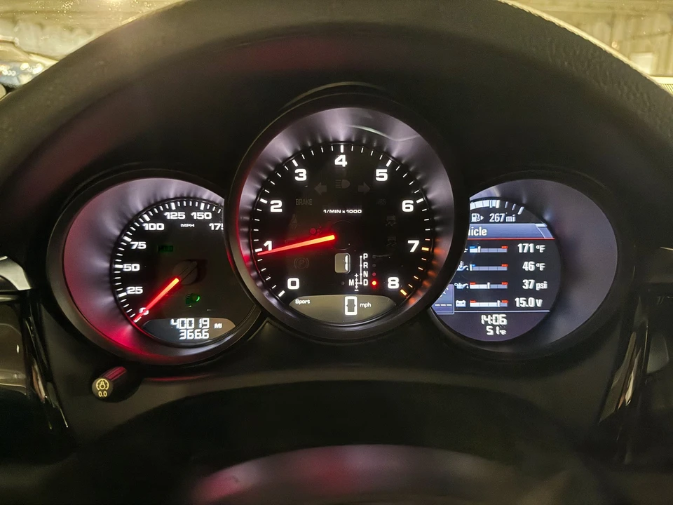 2019 Porsche Macan - Image 12 of 16