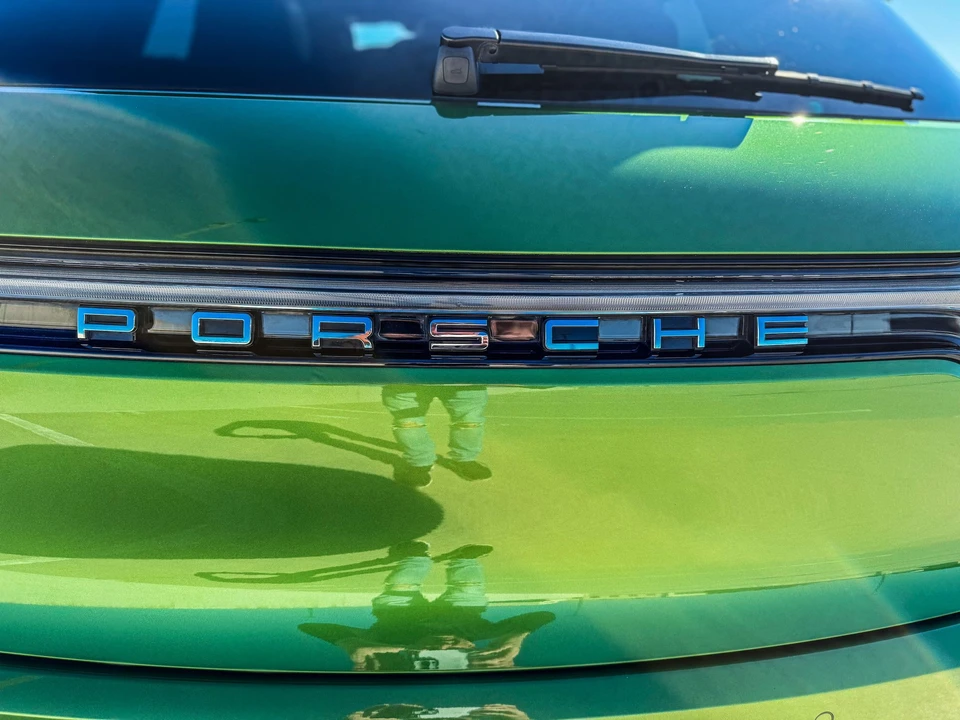 2019 Porsche Macan - Image 15 of 16