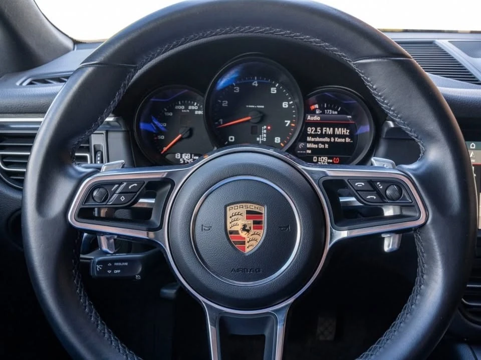 2019 Porsche Macan - Image 19 of 20