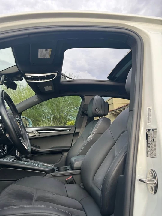 2019 Porsche Macan - Image 11 of 13