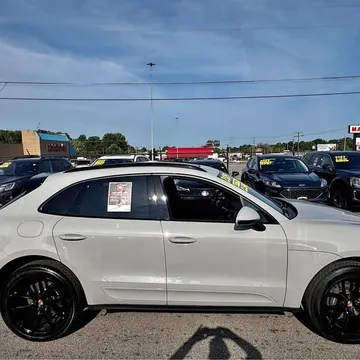 2019 Porsche Macan Macan