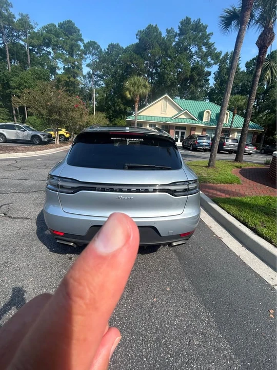2019 Porsche Macan - Image 10 of 17