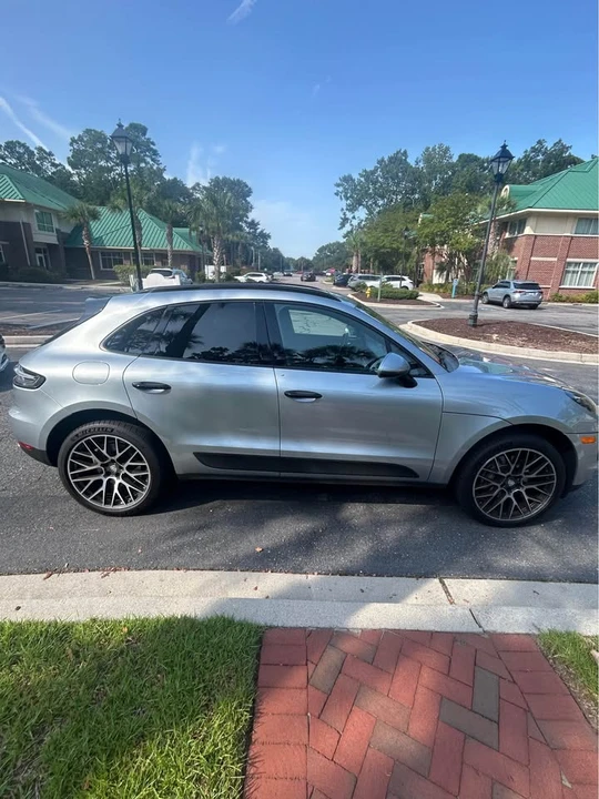 2019 Porsche Macan - Image 8 of 17