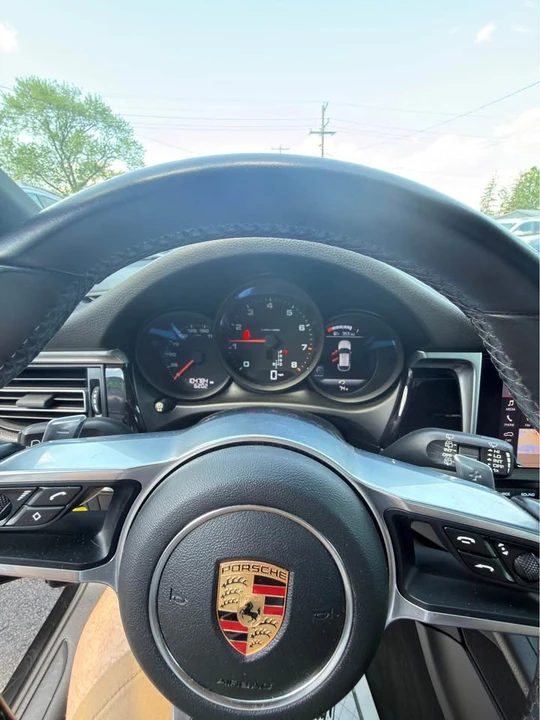2019 Porsche Macan - Image 16 of 19