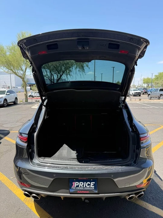 2019 Porsche Macan - Image 11 of 15