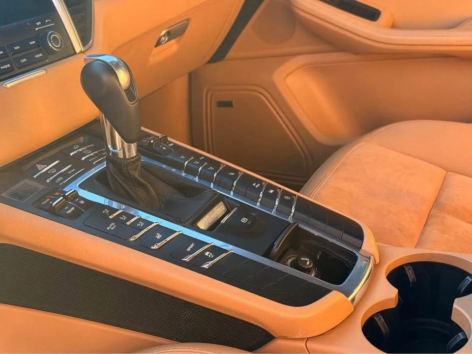 2019 Porsche Macan - Image 11 of 20