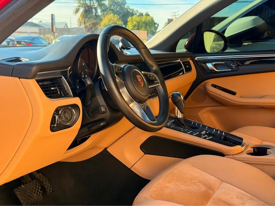 2019 Porsche Macan - Image 10 of 20