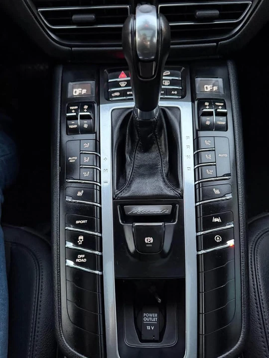 2019 Porsche Macan - Image 6 of 9