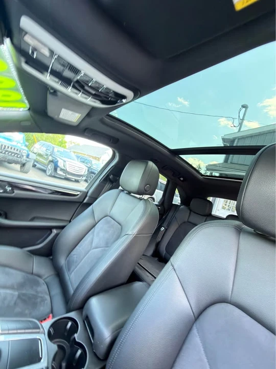 2019 Porsche Macan - Image 14 of 19