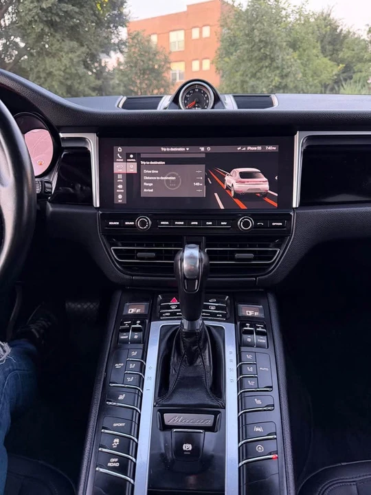 2019 Porsche Macan - Image 8 of 9