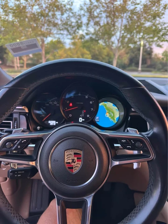 2019 Porsche Macan - Image 11 of 13