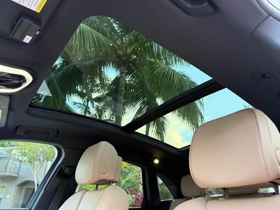 2019 Porsche Macan - Image 17 of 20