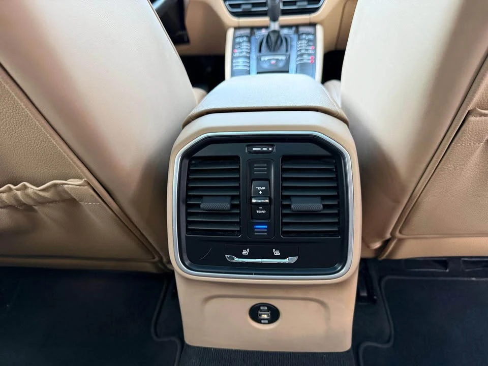 2019 Porsche Macan - Image 18 of 20