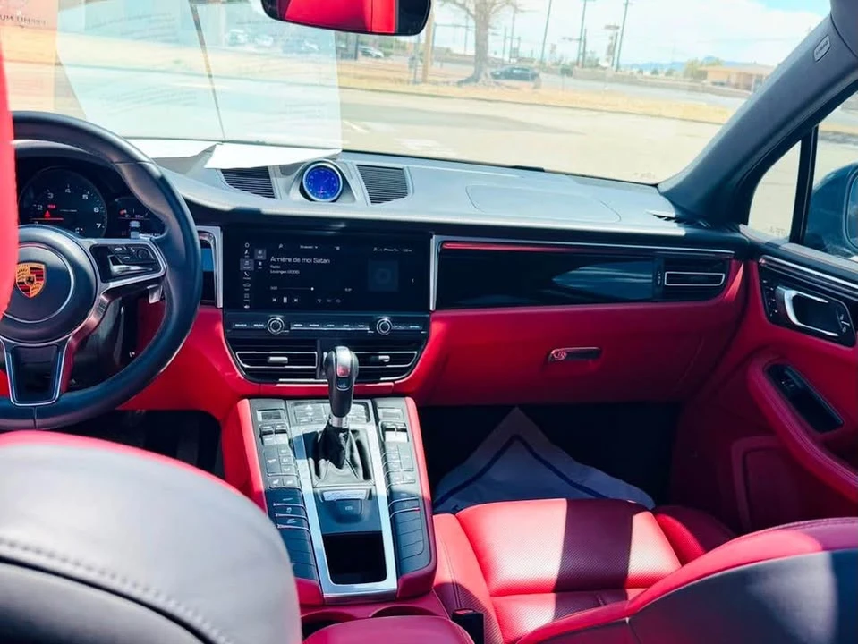 2019 Porsche Macan - Image 9 of 13