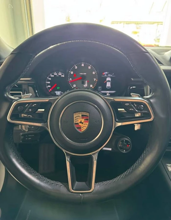 2019 Porsche Macan - Image 13 of 15