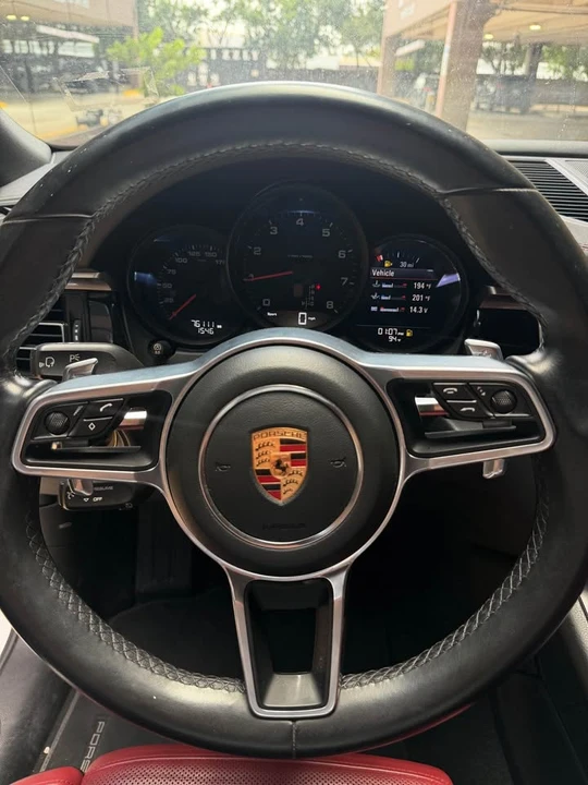2019 Porsche Macan - Image 14 of 19