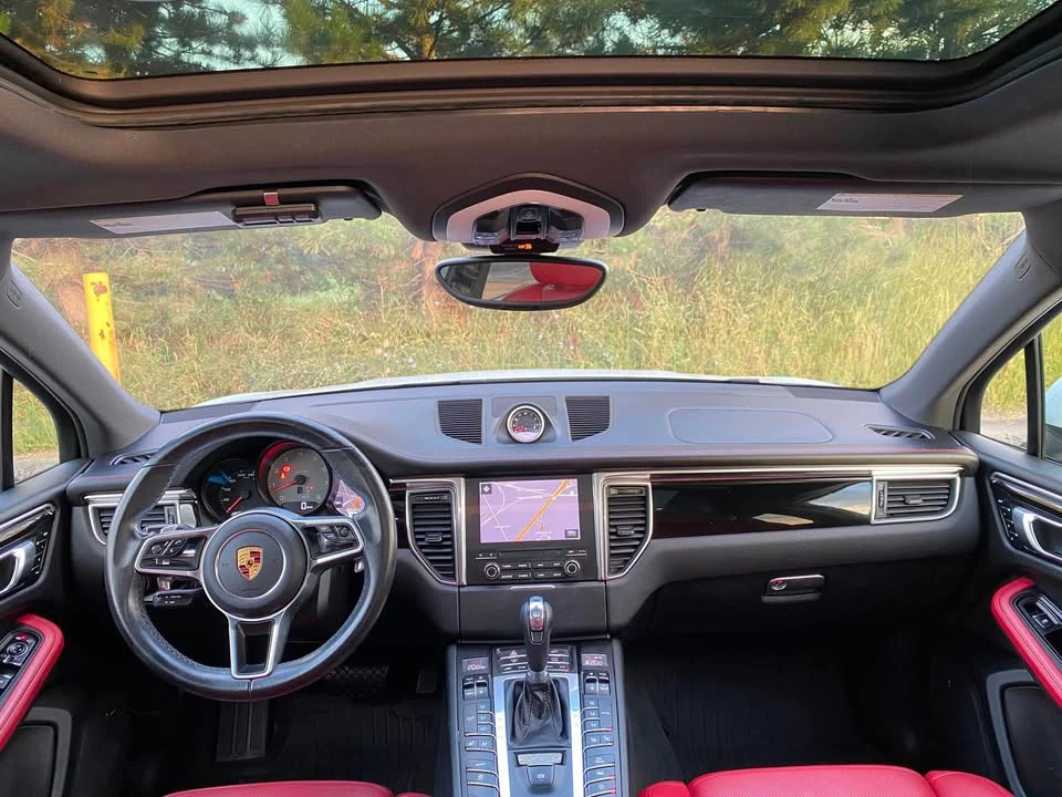 2019 Porsche Macan - Image 10 of 16