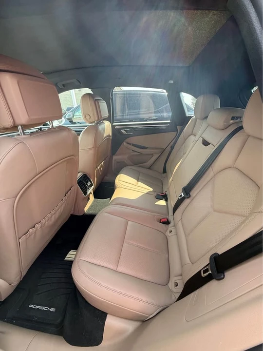 2019 Porsche Macan - Image 6 of 7