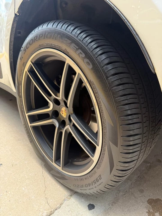 2019 Porsche Macan - Image 9 of 19