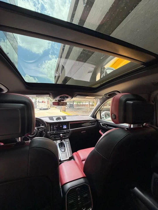 2019 Porsche Macan - Image 18 of 19