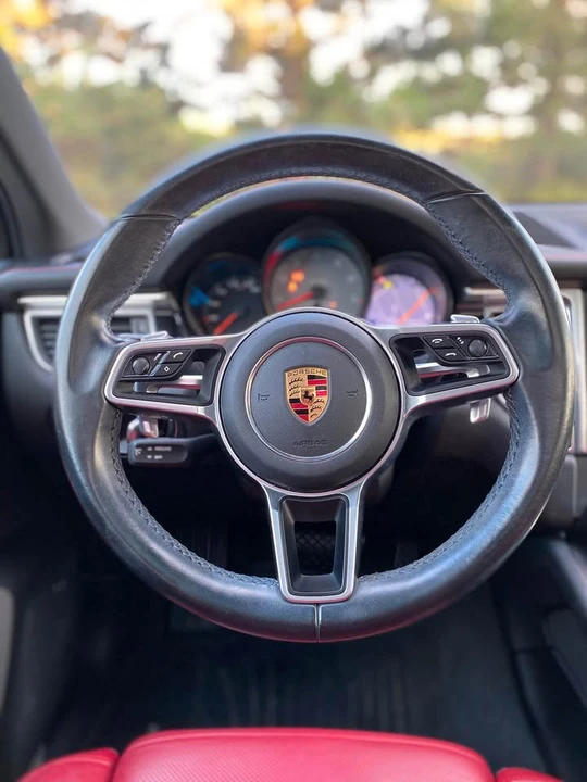 2019 Porsche Macan - Image 13 of 16