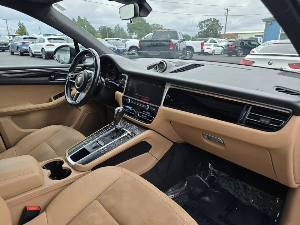 2019 Porsche Macan - Image 10 of 20