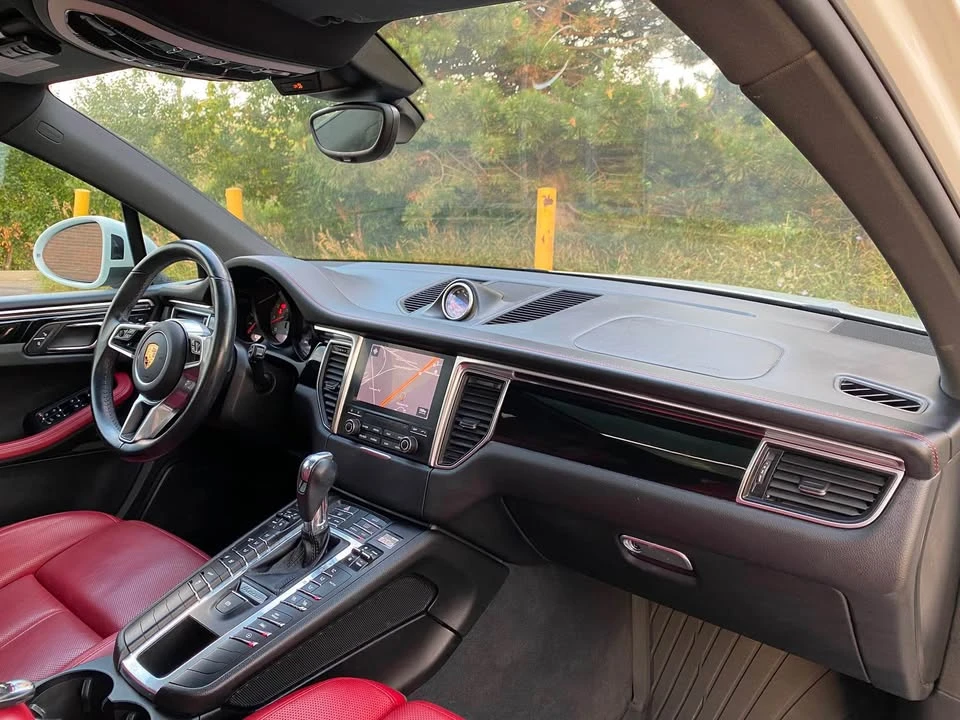 2019 Porsche Macan - Image 9 of 16